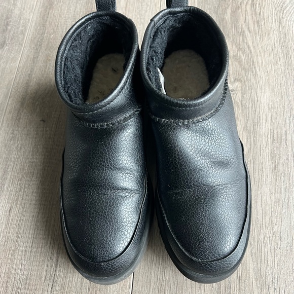 UGG ultra mini ankle boots 8 - Picture 2 of 6